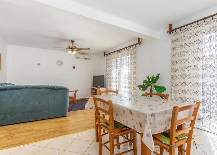 Apartmán In Krk With Wifi