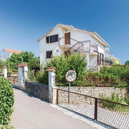 Lovely In Krk With Kitchen Διαμέρισμα Brzac